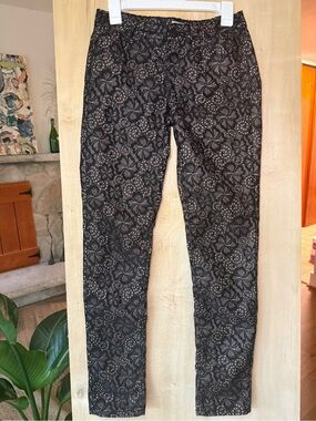 Juniors Xhilaration Unique Black Floral Lace-Pattern Pants size 5